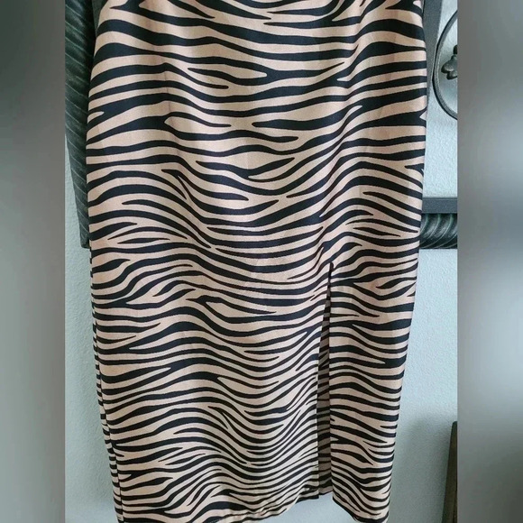 Forever 21 Annie High Front Slit Animal Print Midi Skirt - Picture 4 of 15